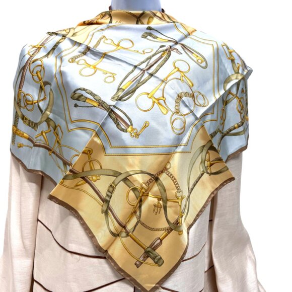 Vintage TRUSSARDI  100% Scarf Silk Square 23” gray brown gold  yellow chain(65) - Picture 3 of 9